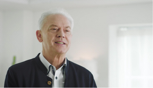 알버트 비어만 현대자동차그룹 연구개발본부장 사장이 지난 10일 온라인에서 진행된 '2021 HMG 개발자 컨퍼런스'에서 발표를 하고 있는 모습. 현대차 제공